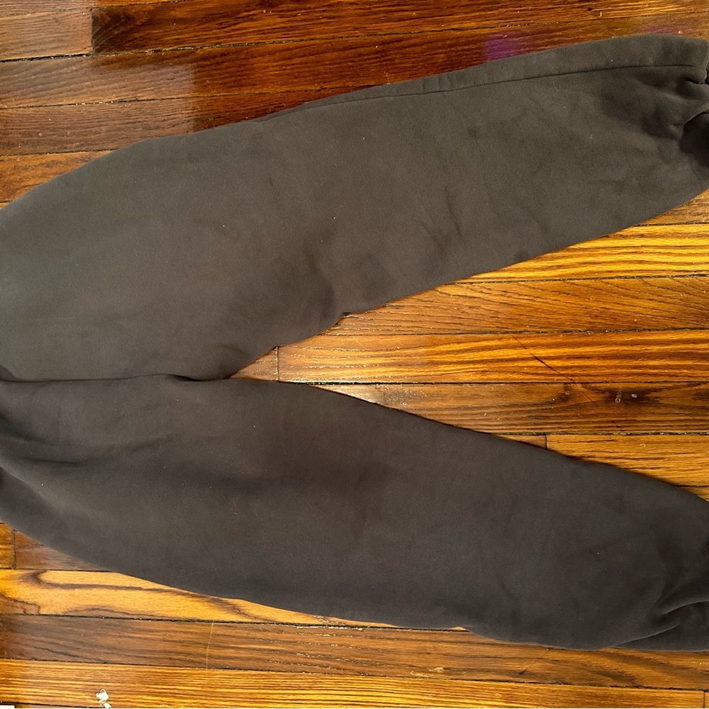 Comfrt sweatsuit. Tranquil Hoodie & Sweatpants in Charcoal
